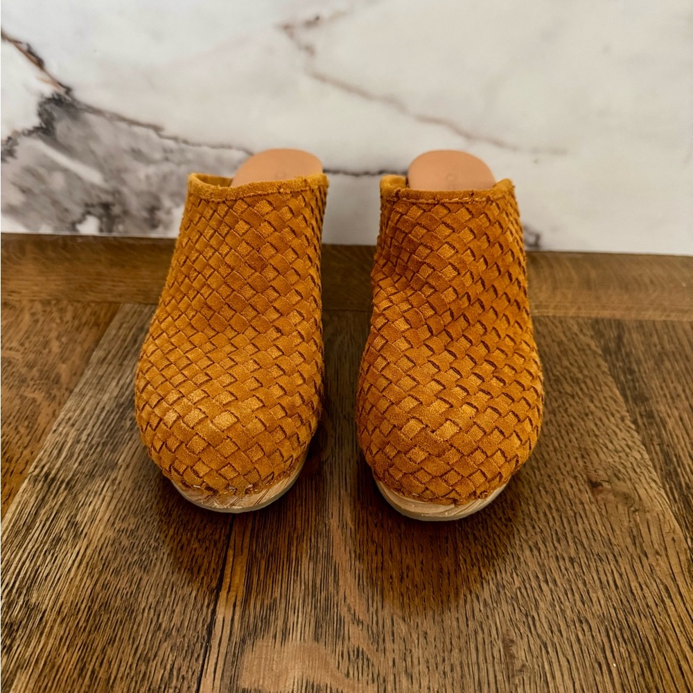 Pilcro Anthropologie Woven Suede Clog Mules Size 7 Boho Wooden Heel - Picture 3 of 9